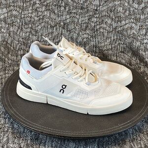 On The Roger Spin Sneakers Women's 9